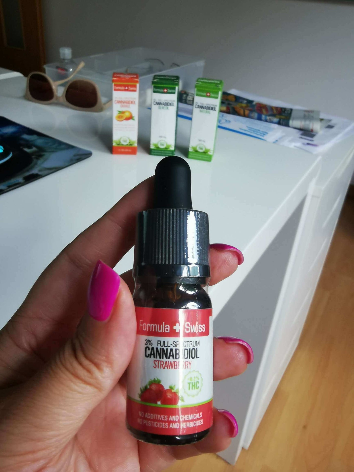 Formula Swiss Huile de CBD biologique dans l'huile de fraise